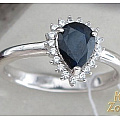 Серебряное кольцо с природным сапфиром капля